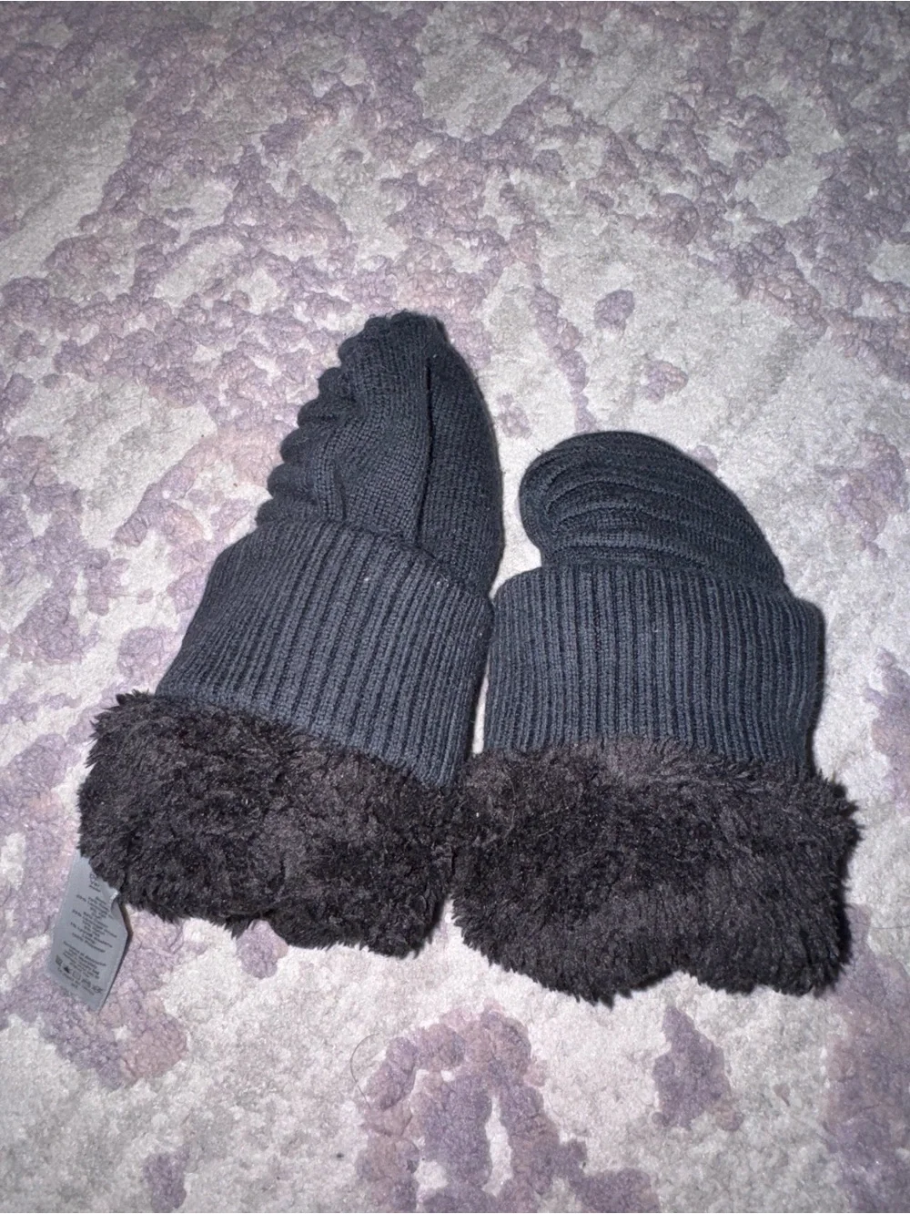 Lululemon Sweet and Sherpa Mittens